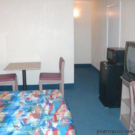 Travelodge By Wyndham Los Banos Ca Rom bilde