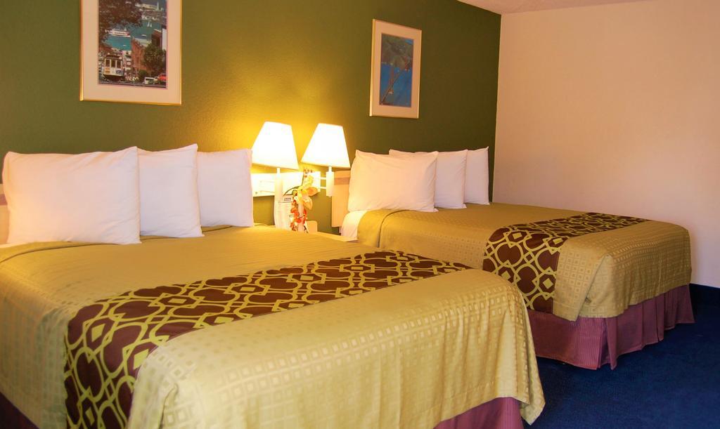 Travelodge By Wyndham Los Banos Ca Eksteriør bilde