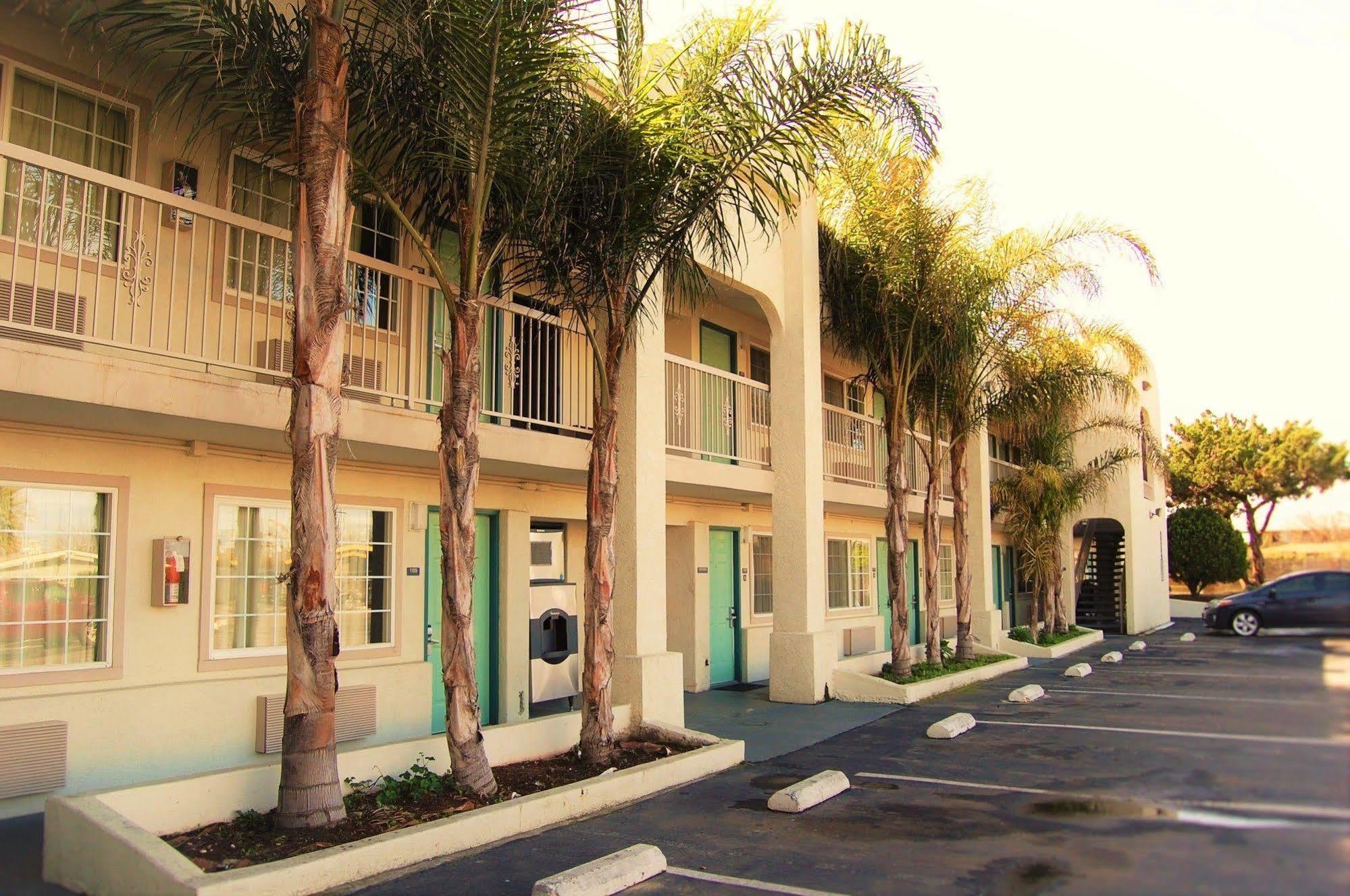 Travelodge By Wyndham Los Banos Ca Eksteriør bilde